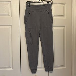 Jaanuu 13 pocket scrub joggers